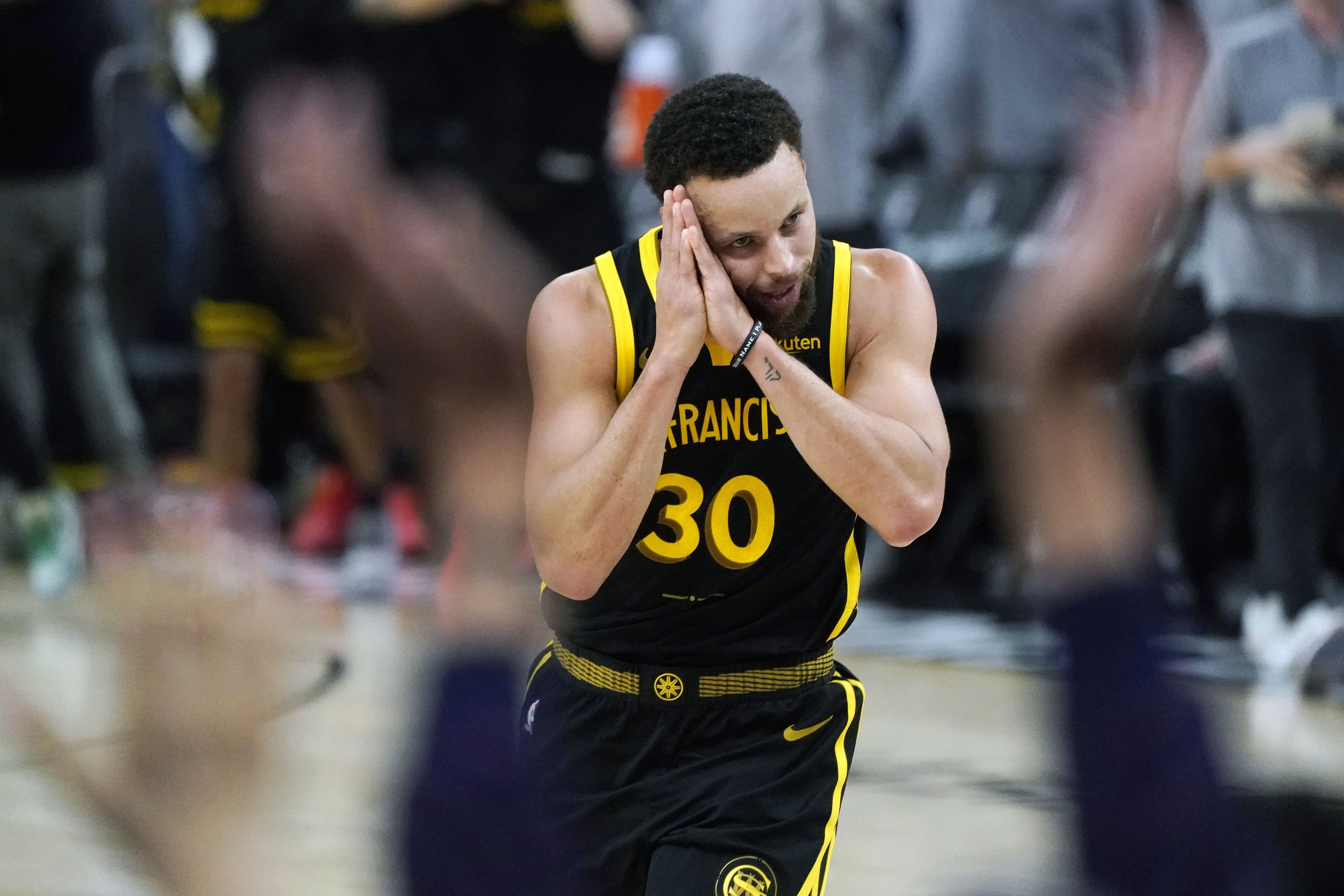 2010年以来NBA总决赛冠军球队内得分差榜：22年库里+12.9分领跑  第1张