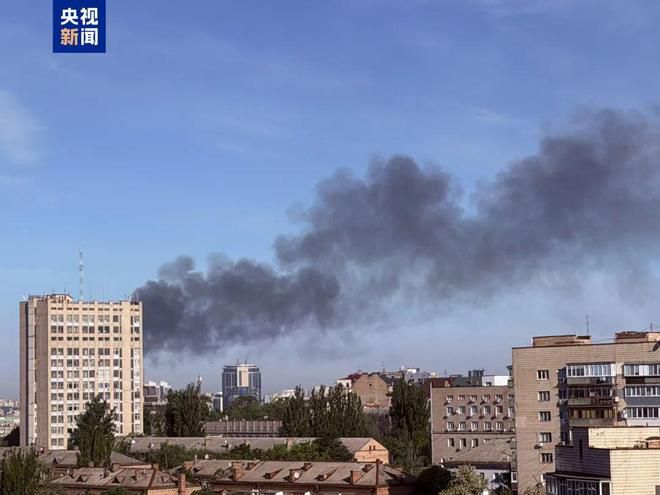 俄军对乌克兰全境发动大规模空袭，“发射73枚导弹和656架无人机”！普京：这是他们自己的选择！泽连斯基向美国求援，未获回应  第2张