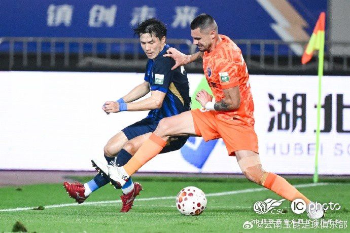 武汉三镇vs云南玉昆 比赛图集  第1张