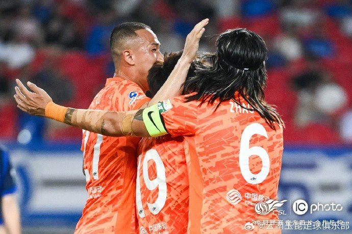 武汉三镇vs云南玉昆 比赛图集  第5张