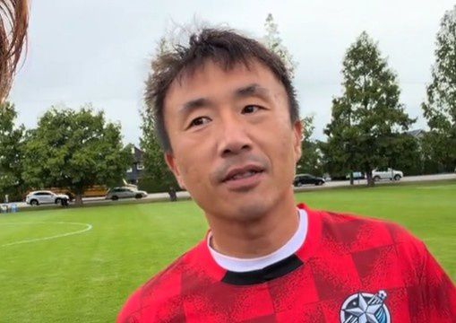 王永珀现身！汪嵩晒温哥华野球视频：前国脚王永珀现身  第3张
