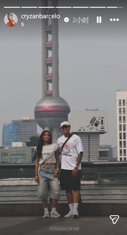 克雷桑与女友同游上海，两人与东方明珠合影还在健身房健身  第6张
