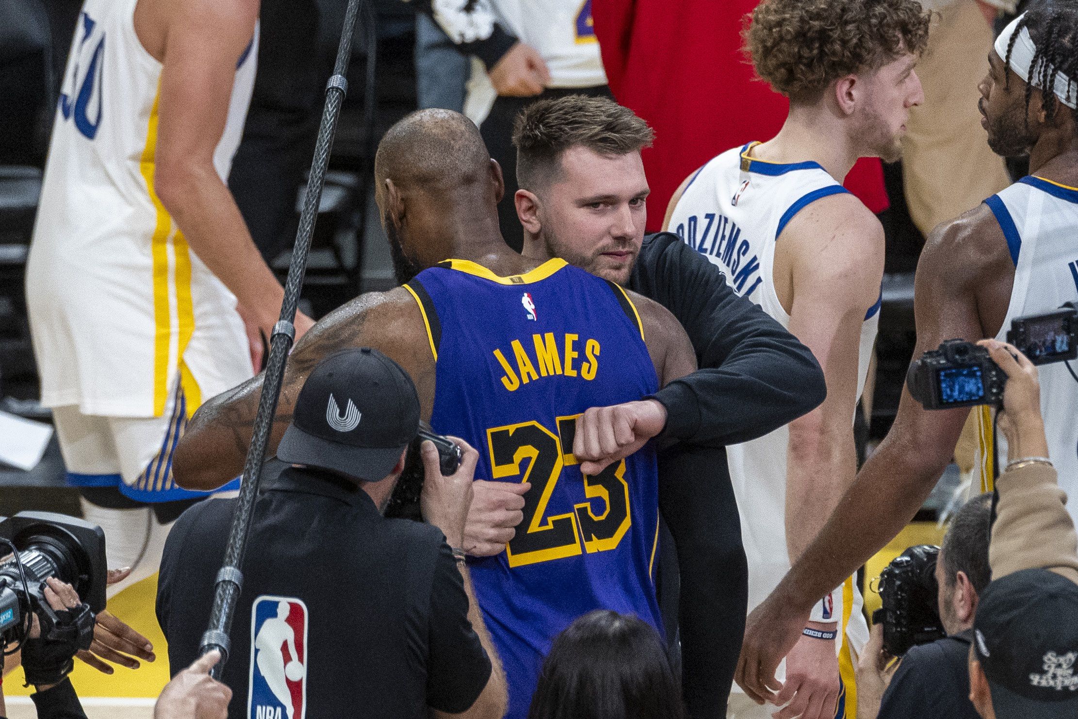 NBA彩经：火箭难胜独行侠 步行者力克湖人 勇士擒公牛 掘金胜太阳  第2张