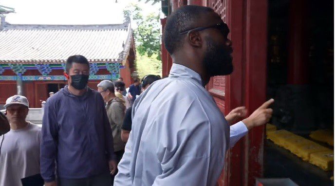 效仿文班亚马？杰伦·布朗在少林寺参观和习武  第2张