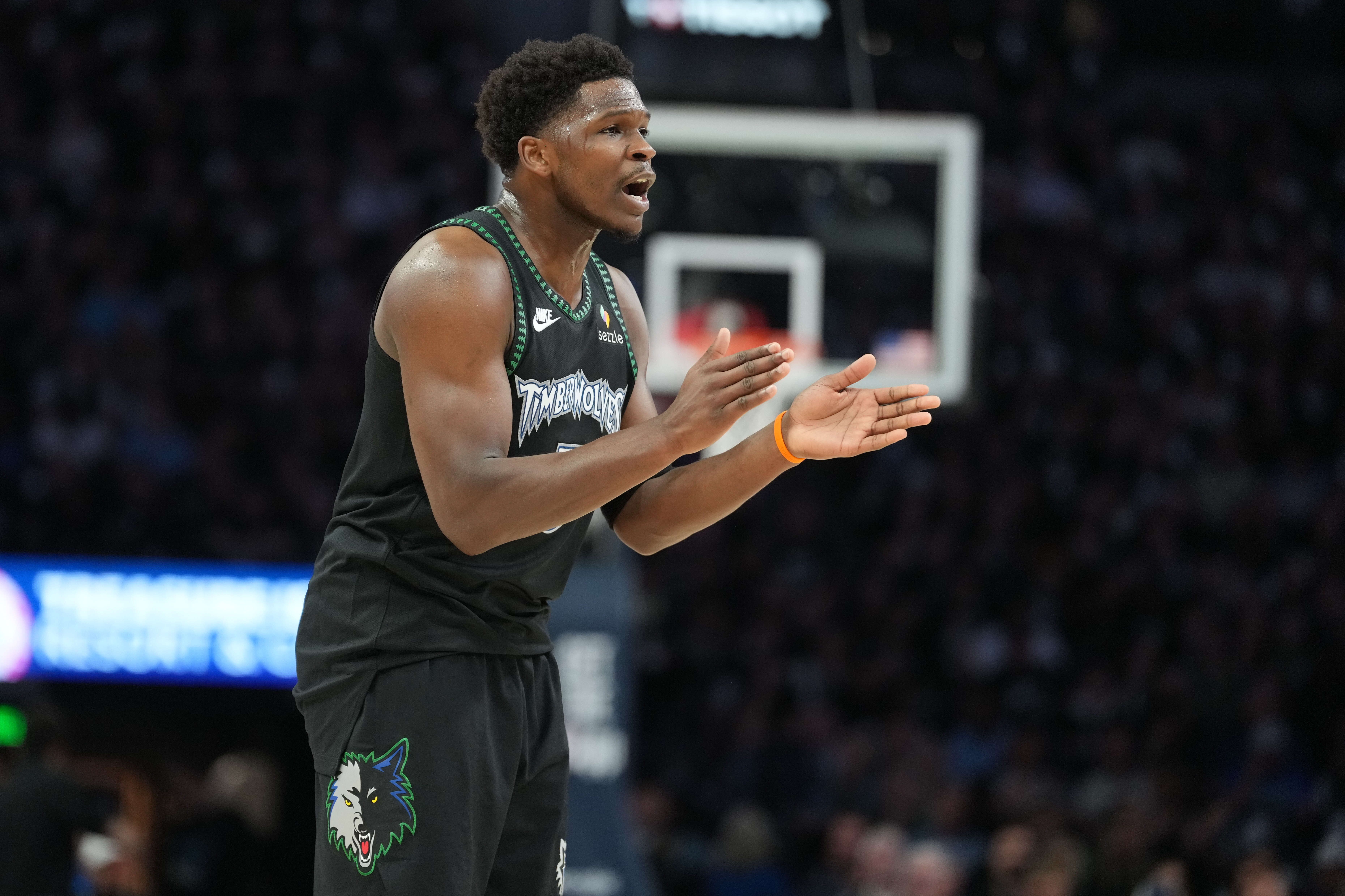 Windhorst：爱德华兹对球队阵容存在疑问 他希望这些疑问得到解答  第1张