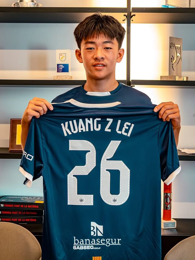 新希望！足球小将多人留洋：李昊炎去巴萨、刘凯源黄潜、万项红星  第2张