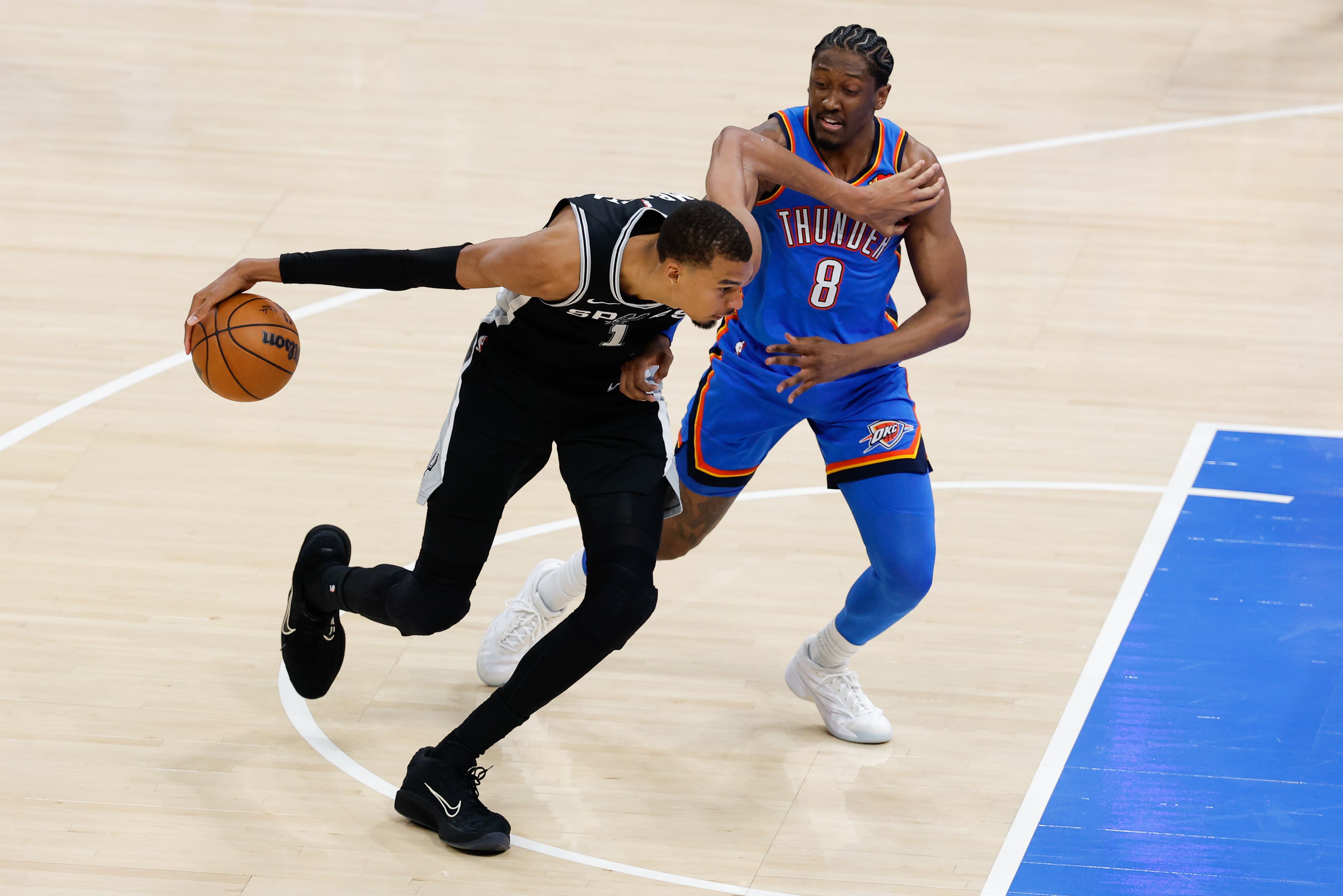 NBA彩经：雷霆主场小胜马刺扳平比分  第1张