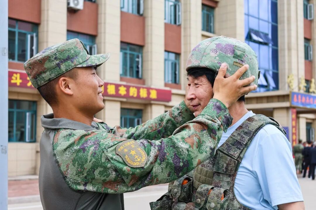 快看！现在的我是不是很有军人模样  第23张
