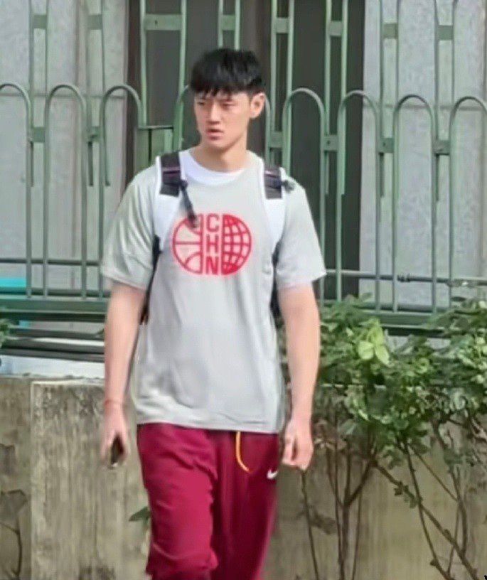 杨瀚森&曾凡博&贺希宁已跟国家队会合 备战七月份的两场世预赛  第2张