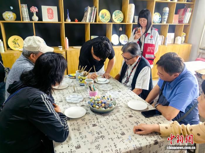 辽宁抚顺举办两岸交流活动 台胞参访平顶山惨案纪念馆  第2张
