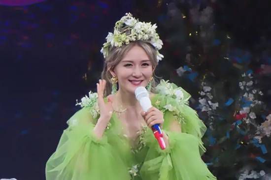 谢娜启动2026全国巡回演唱会 获粉丝热捧却陷争议漩涡  第3张