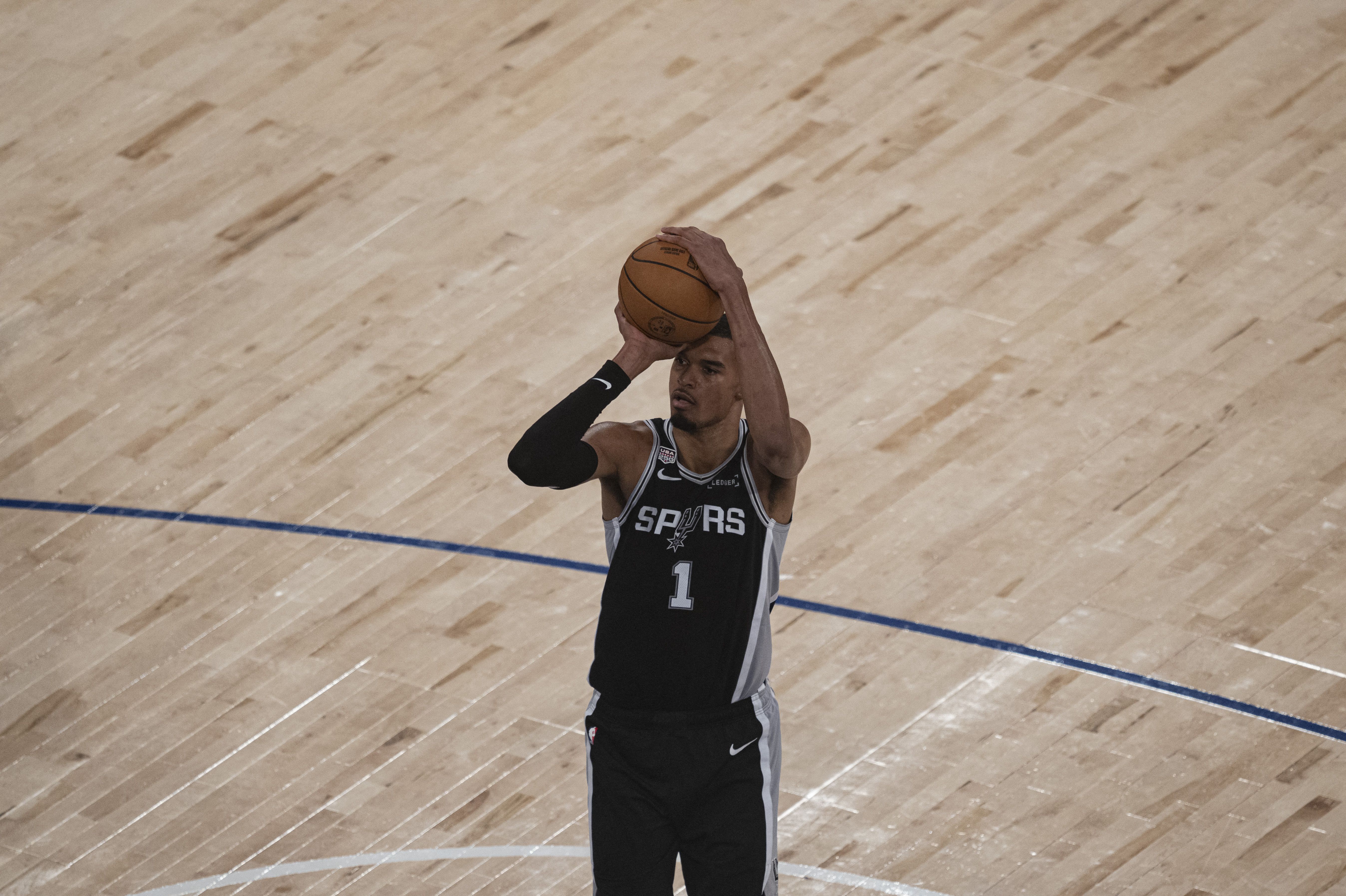 NBA总决赛G4首节：马刺强势开局 文班亚马高效贡献13分  第1张