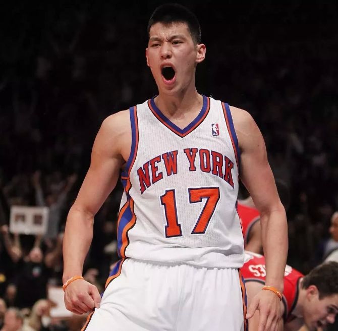 纽约临时控卫书写NBA传奇 “林疯狂”席卷全球篮坛  第1张