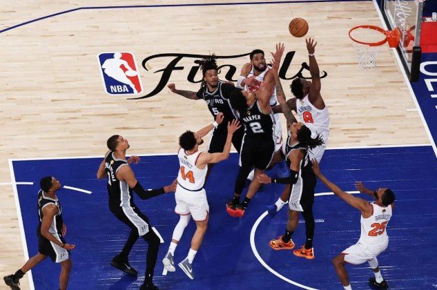 尼克斯系列赛领先马刺三场 创造NBA总决赛历史最大逆转纪录  第1张