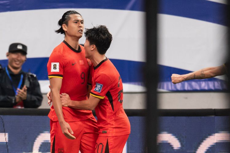 中国男足与U23梯队大连合练 年轻化战略与亚洲杯备战同步推进  第1张