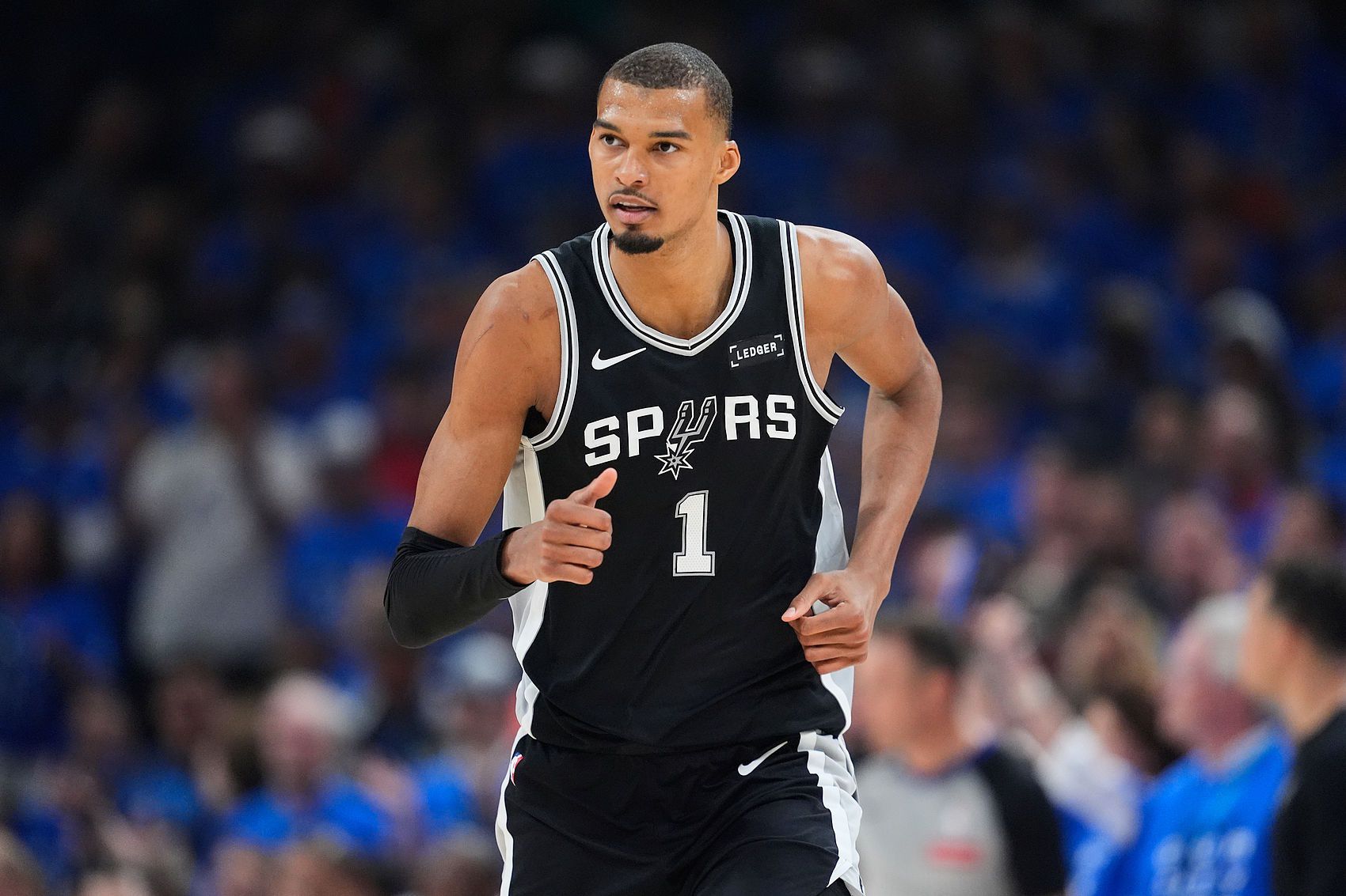 NBA总决赛：马刺半场确立优势 历史同期表现引关注  第1张