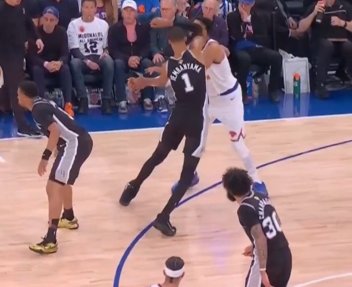 NBA总决赛G4：尼克斯107-106绝杀马刺 系列赛大比分3-1领先  第5张