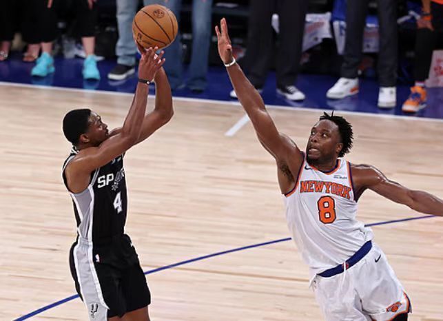NBA总决赛G4：马刺29分优势遭逆转，系列赛1比3遭遇赛点危机  第2张