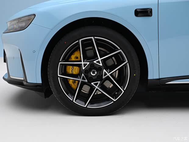smart精灵#6 EHD上市 售价17.99万起  第15张