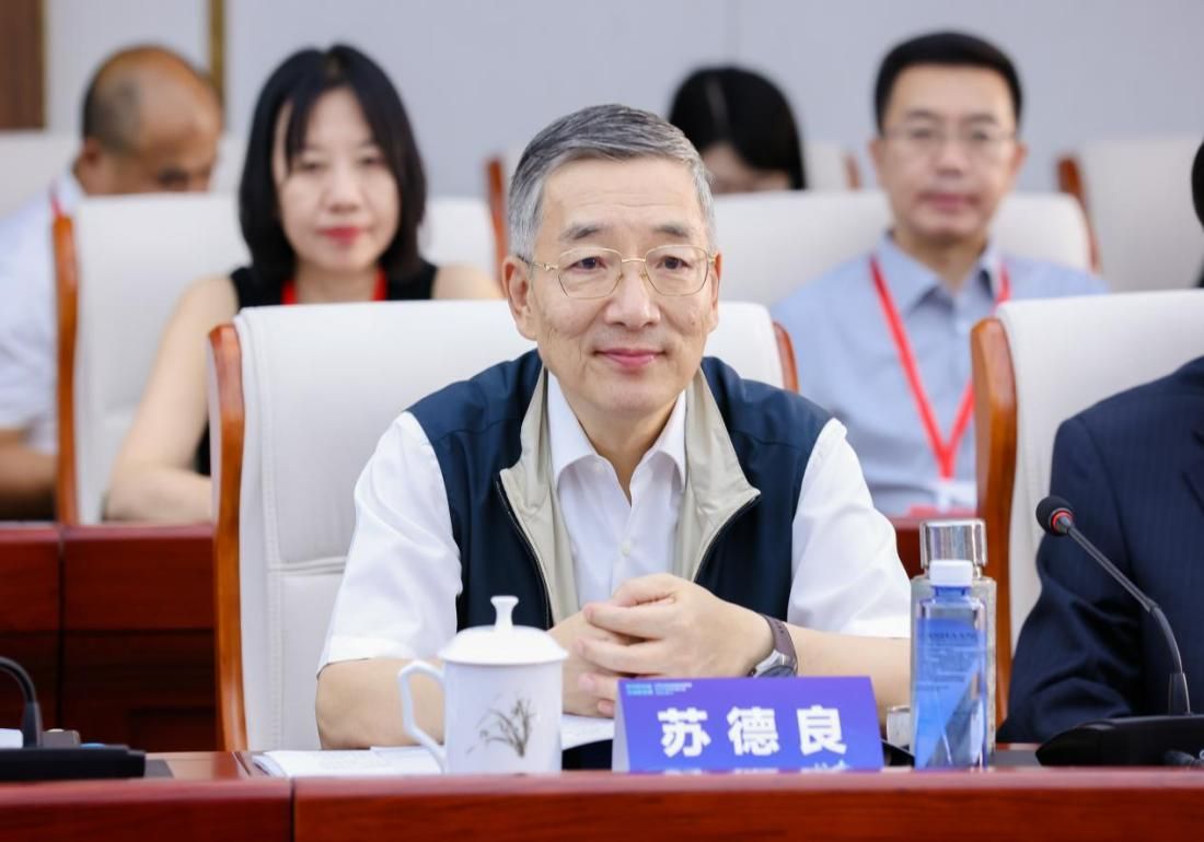 内蒙古在京推介新能源新材料新型化工产业，现场签约超260亿元  第2张