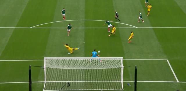 【世界杯】揭幕战3张红牌！墨西哥2比0轻取南非  第3张
