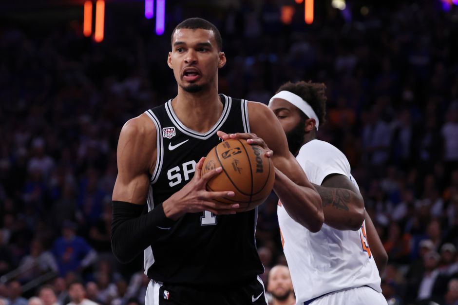 NBA官网更新FMVP排行榜：阿奴诺比强势登顶 文班亚马第三布伦森第四  第4张