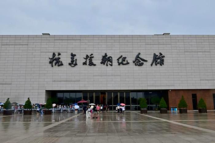习近平在朝鲜参谒中朝友谊塔 金正恩夫妇陪同 两次访朝均专程前往  第4张