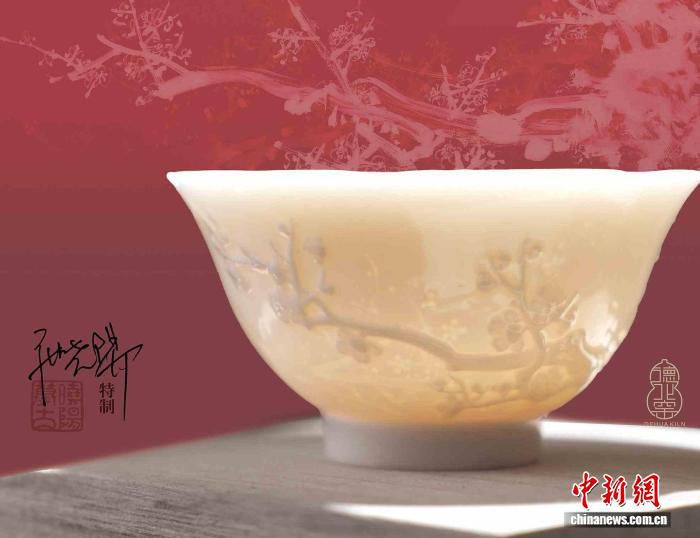 千年“中国白”遇见深圳 德化瓷美学展圈粉年轻人  第3张