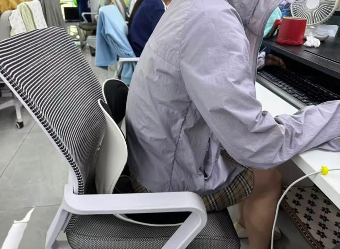 “护腰坐垫”网络销售走热 专家解析护腰坐垫的实际效用及使用误区  第2张