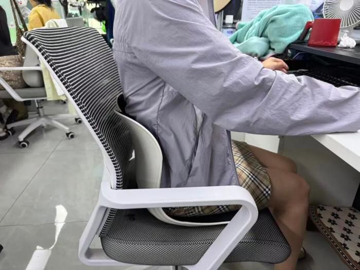 “护腰坐垫”网络销售走热 专家解析护腰坐垫的实际效用及使用误区  第3张