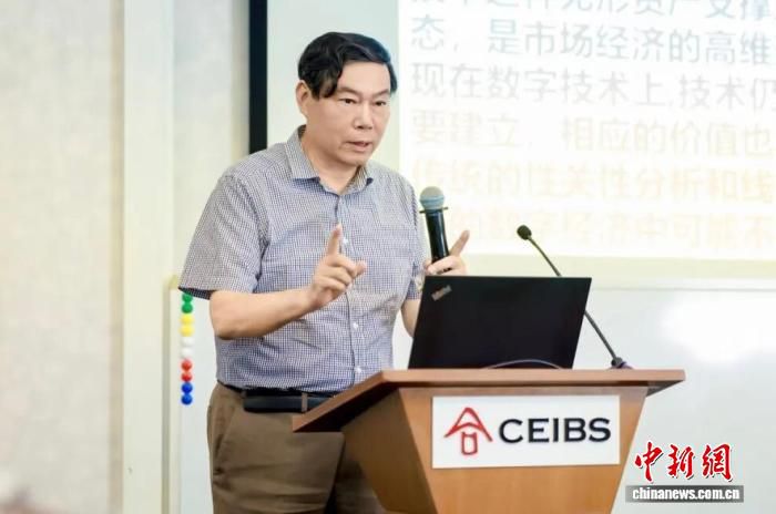 张光平指出科技影响力突破50%标志着迈入科技时代