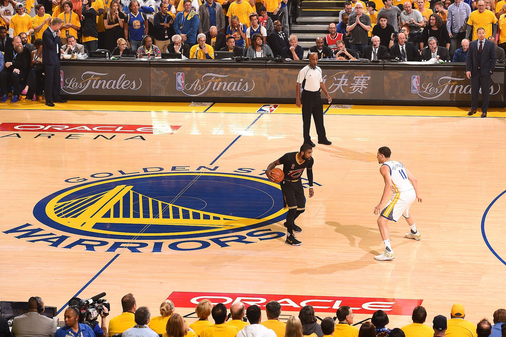 前NBA球员弗莱分析欧文2016年总决赛关键三分：库里防守选择与欧文技术特点