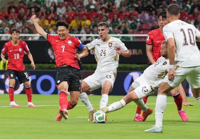 韩国队2比1逆转捷克，洪明甫执教世界杯取得首胜  第2张