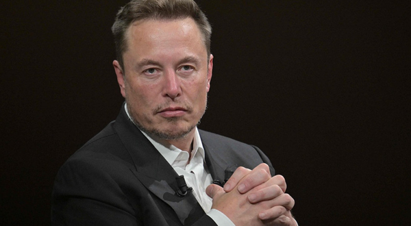 SpaceX宣布IPO定价当日遭抗议 时代广场升起马斯克巨型气球  第2张