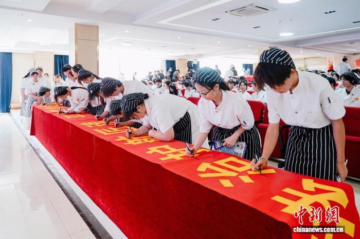 沈阳人社部门联合派出所走进技工学校开展普法活动  第2张
