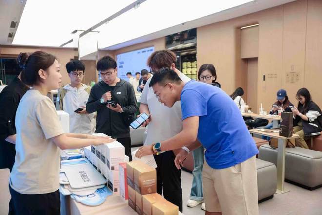 2026年高考结束引发暑期换机需求 手机市场迎来增长周期 第2张 2026年高考结束引发暑期换机需求 手机市场迎来增长周期 第2张