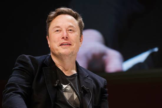 SpaceX纳斯达克挂牌交易 估值跳涨或将诞生首位万亿美元富豪