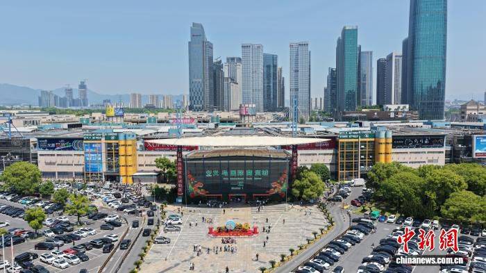 美加墨世界杯带动义乌制造爆单 尖叫鸡玩具订单已排至2027年 第2张 美加墨世界杯带动义乌制造爆单 尖叫鸡玩具订单已排至2027年 第2张