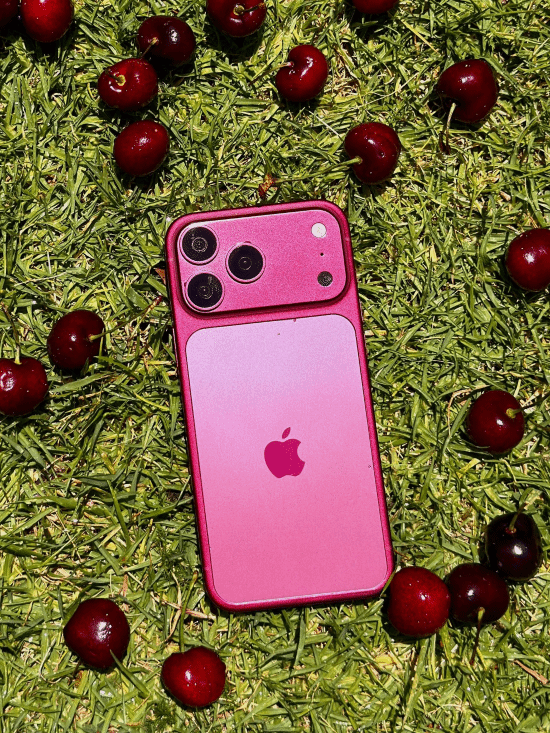 6月12日iPhone 18 Pro Max机模披露 深樱桃色确立为主打配色 第3张 6月12日iPhone 18 Pro Max机模披露 深樱桃色确立为主打配色 第3张