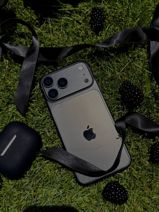 6月12日iPhone 18 Pro Max机模披露 深樱桃色确立为主打配色 第12张 6月12日iPhone 18 Pro Max机模披露 深樱桃色确立为主打配色 第12张