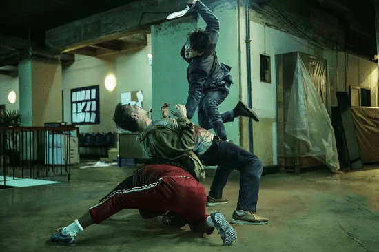 谢苗主演动作片《火遮眼》上映获豆瓣8.4分 剧情删减引发争议 第3张 谢苗主演动作片《火遮眼》上映获豆瓣8.4分 剧情删减引发争议 第3张