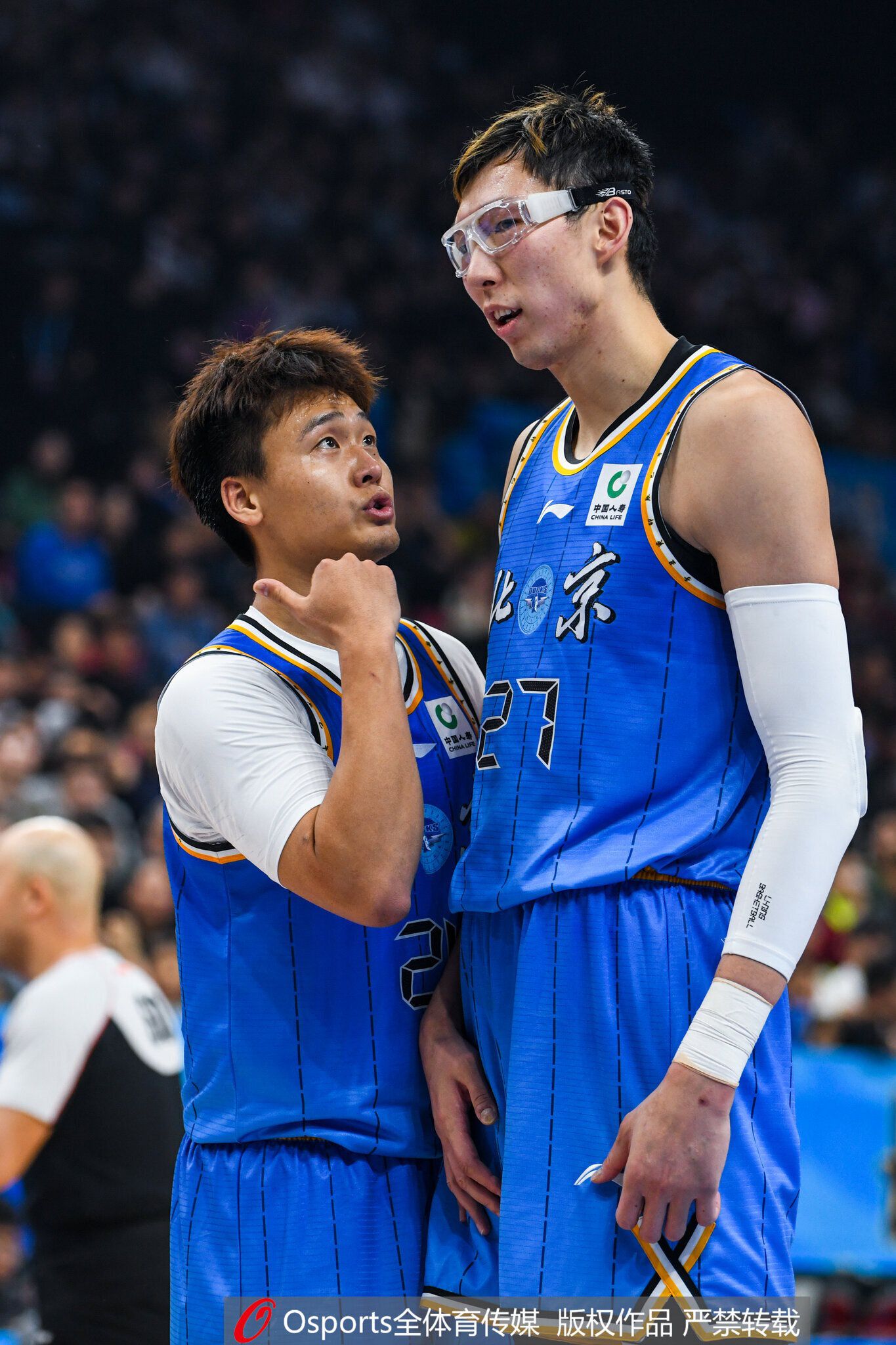 周琦与赵睿评论互动涉及NBA总决赛相关讨论