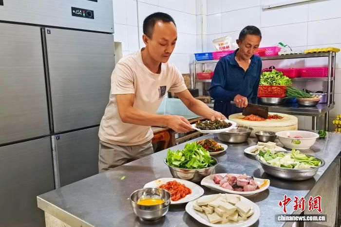 兴山高岚村农家乐在漂流旺季前提前迎客