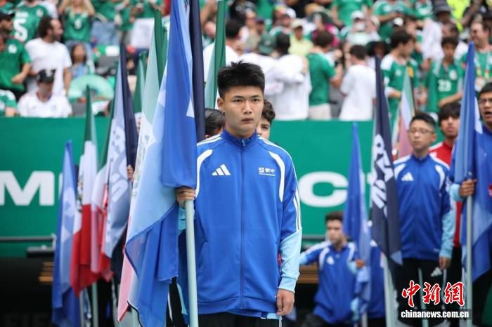 内蒙古6名学子亮相世界杯揭幕战 称感荣誉与激动