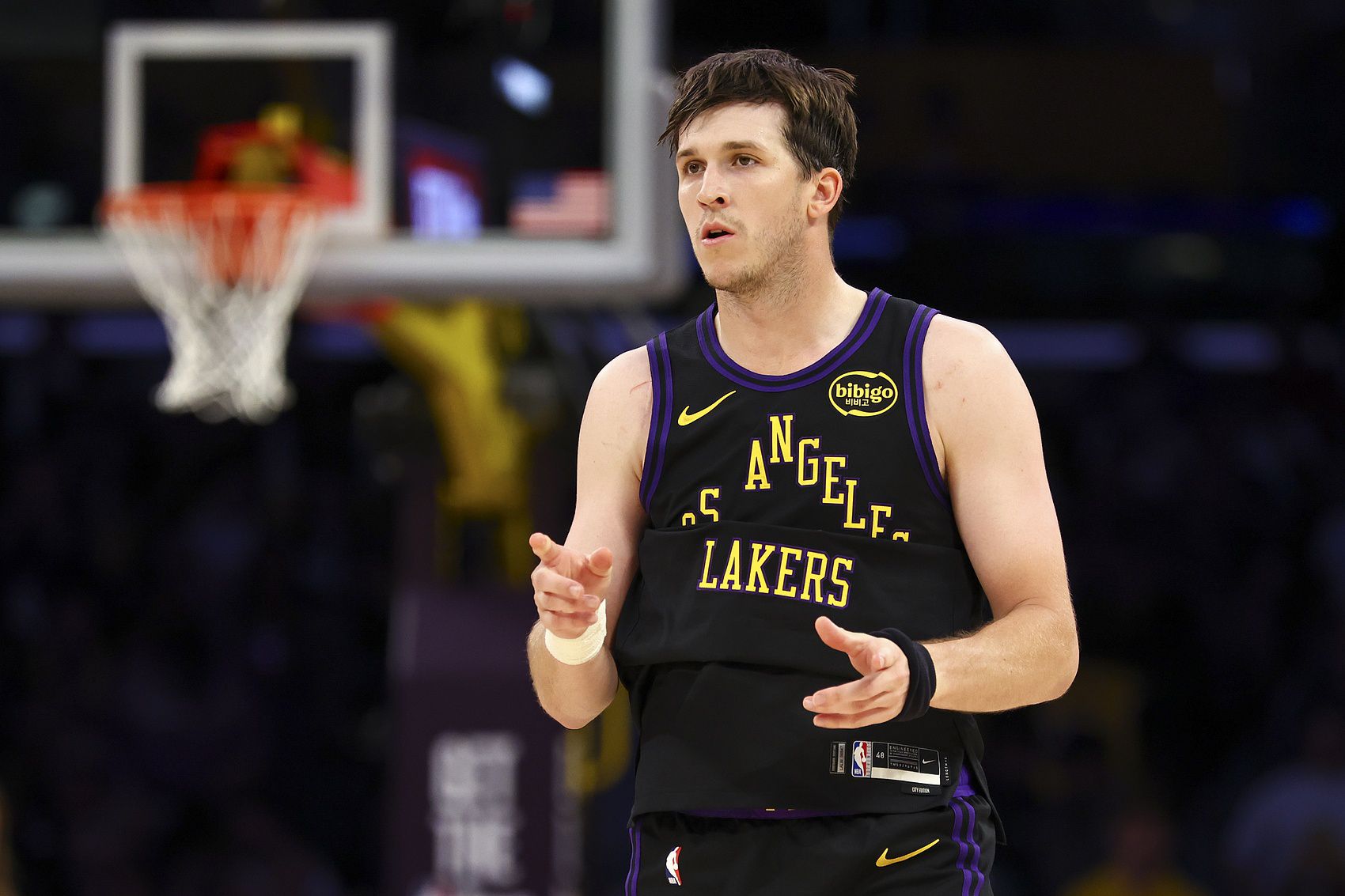 NBA自由市场动向：篮网或向湖人后卫里夫斯提供年薪近4500万美元报价  第2张