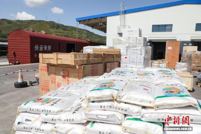 青藏铁路货运双向平衡 出藏货运量年均增速达24.8