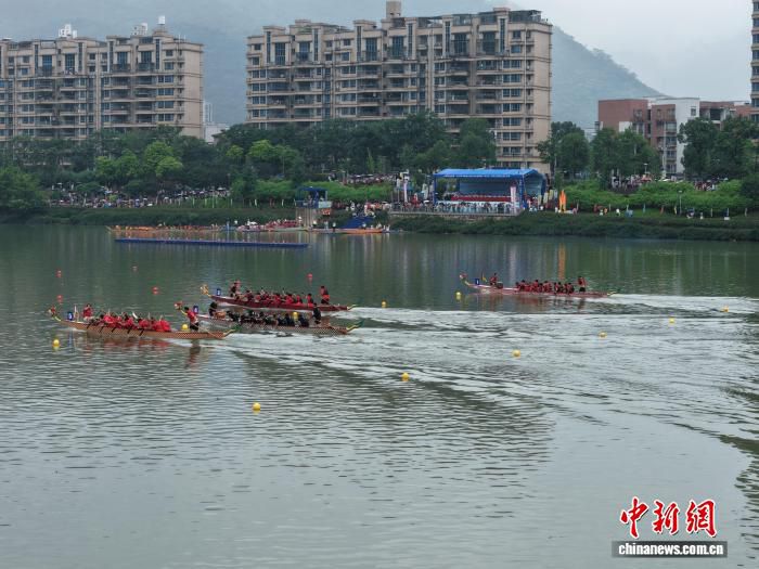 2026年粤港澳大湾区龙舟邀请赛（阳山站）13日开赛  第1张