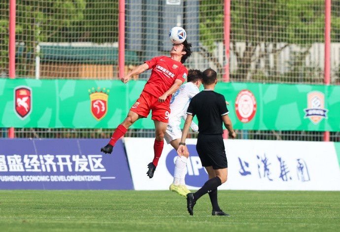 上海海港富盛经开主场1-0击败兰州陇原竞技，王逸伟贴地斩制胜
