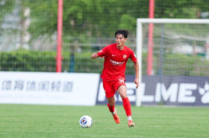 上海海港富盛经开主场1-0击败兰州陇原竞技，王逸伟贴地斩制胜  第4张