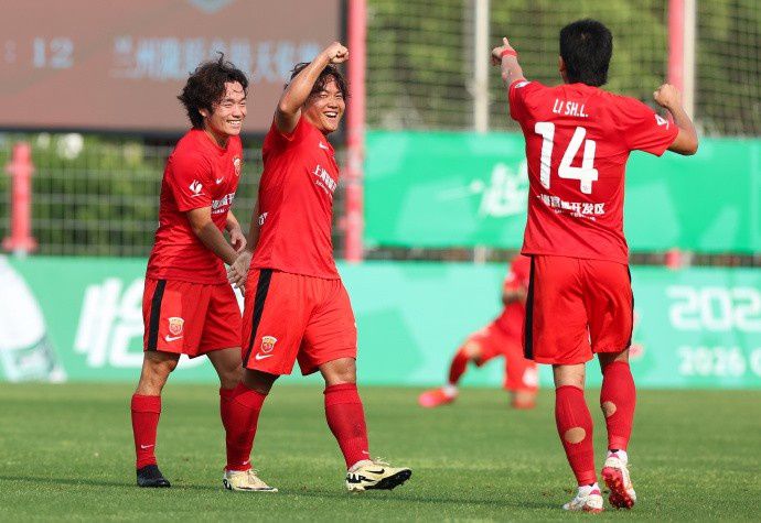 上海海港富盛经开主场1-0击败兰州陇原竞技，王逸伟贴地斩制胜  第3张